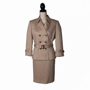 Tahari Women's 2 Piece Suite